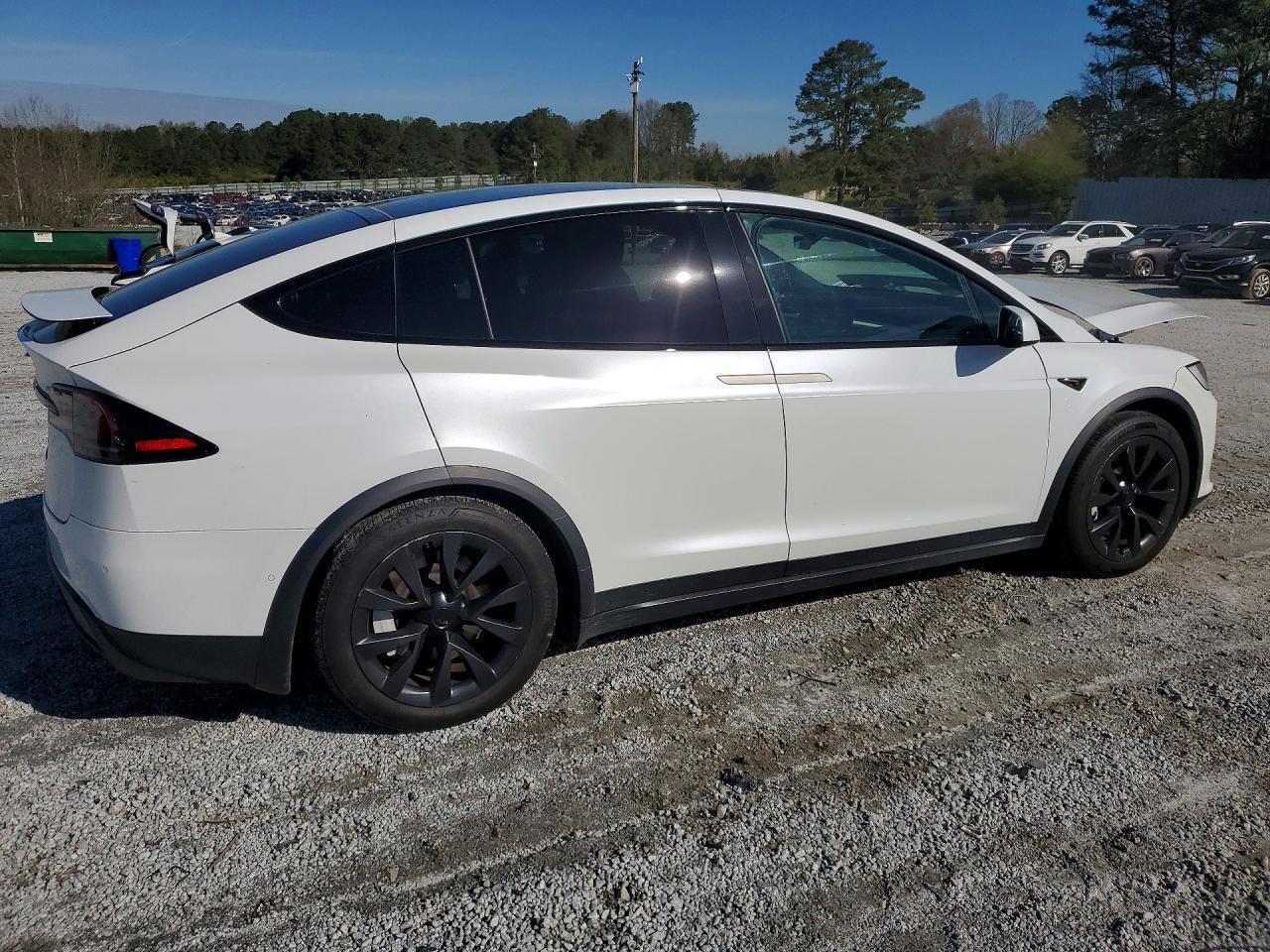 2022 Tesla Model X - Фото 3
