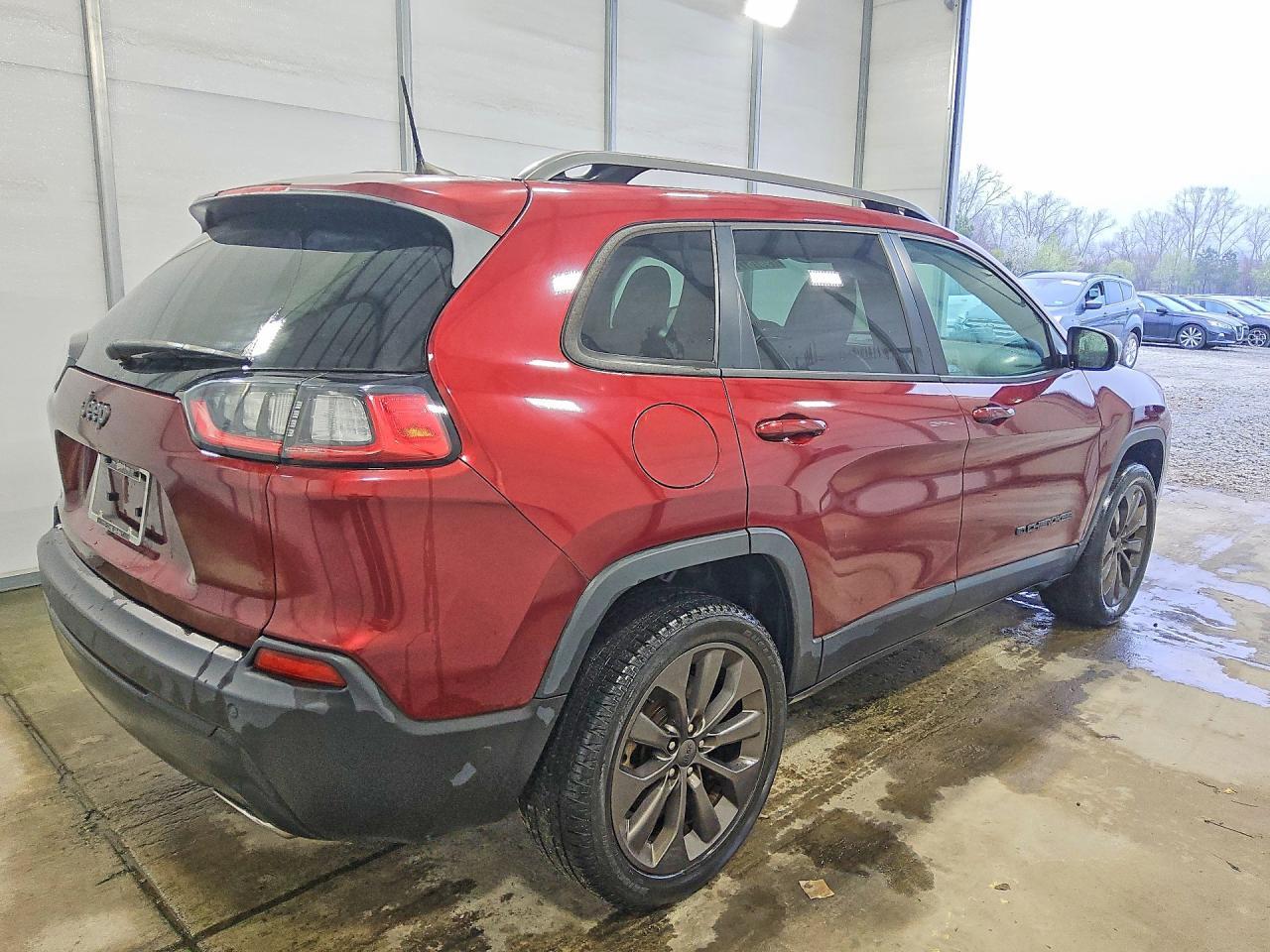 2021 Jeep Cherokee Latitude Lux - Image 3
