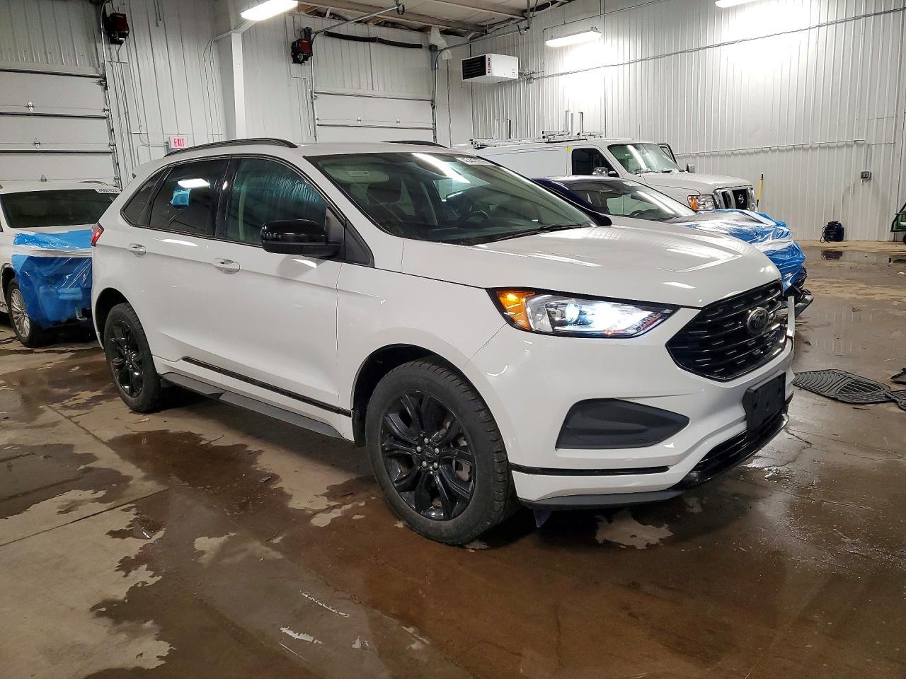 2022 Ford Edge Se - Фото 4