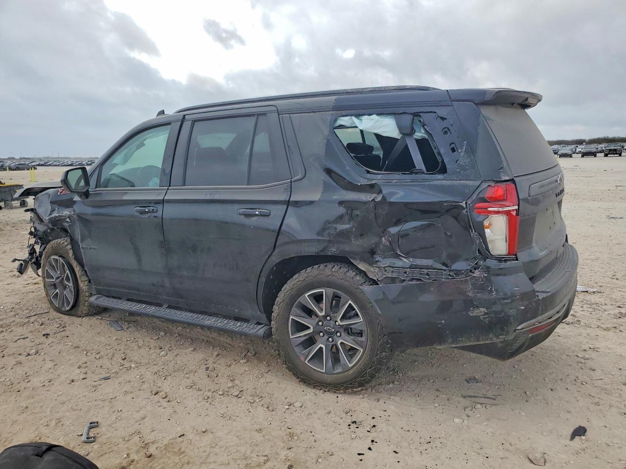 2022 Chevrolet Tahoe K1500 Z71 - Фото 2