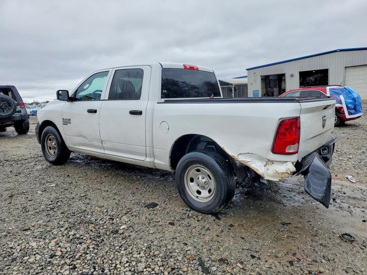 2019 Ram 1500 Classic Tradesman - Фото 2