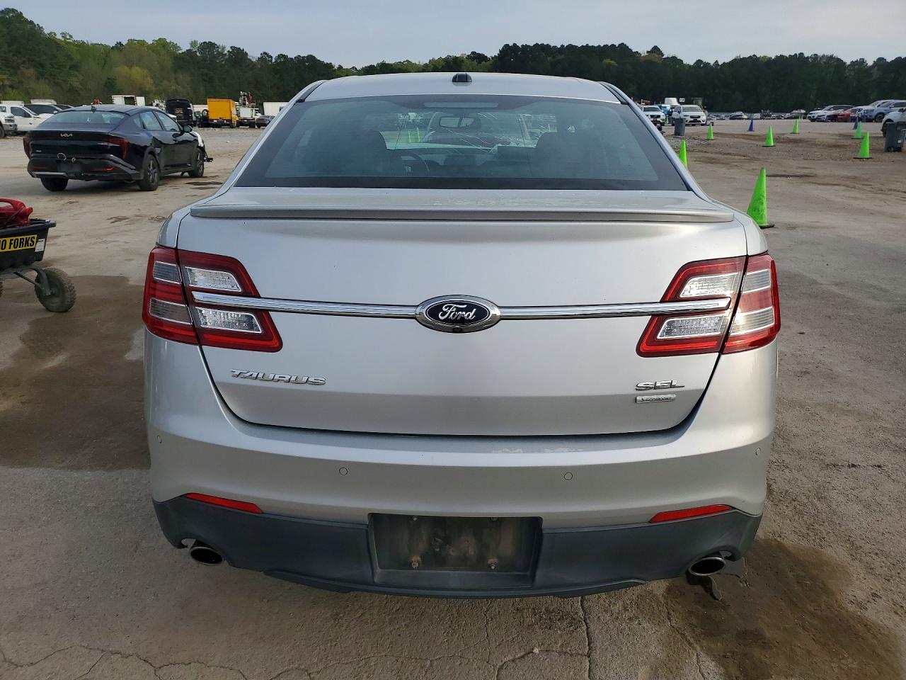 2014 Ford Taurus Sel - Image 6
