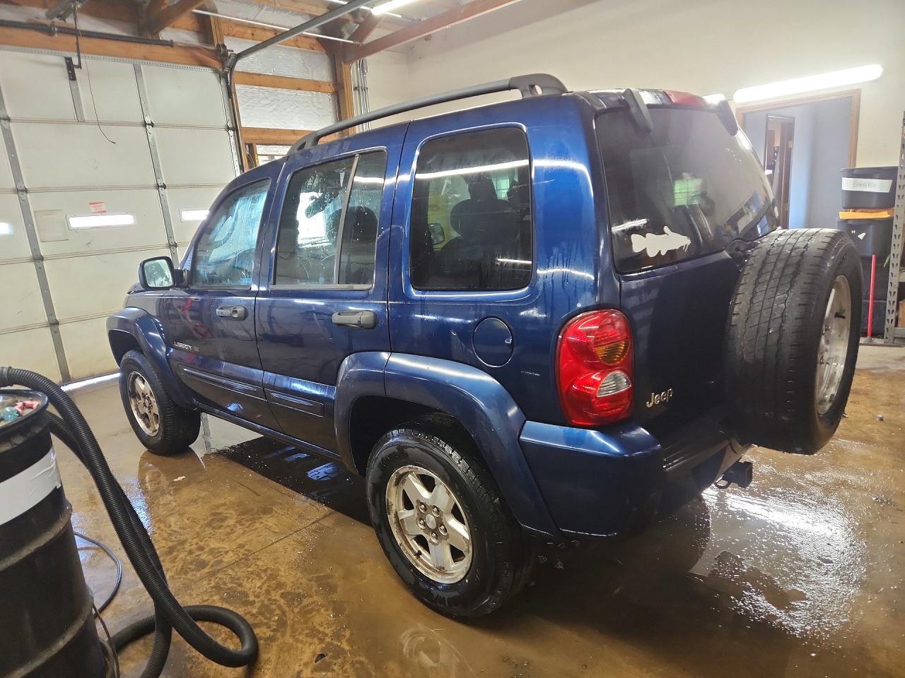 2003 Jeep Liberty Limited - Image 2