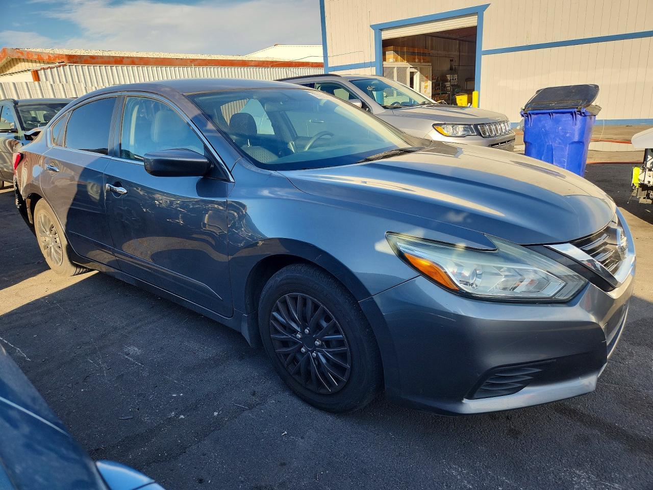 2017 Nissan Altima 2.5 - Image 4