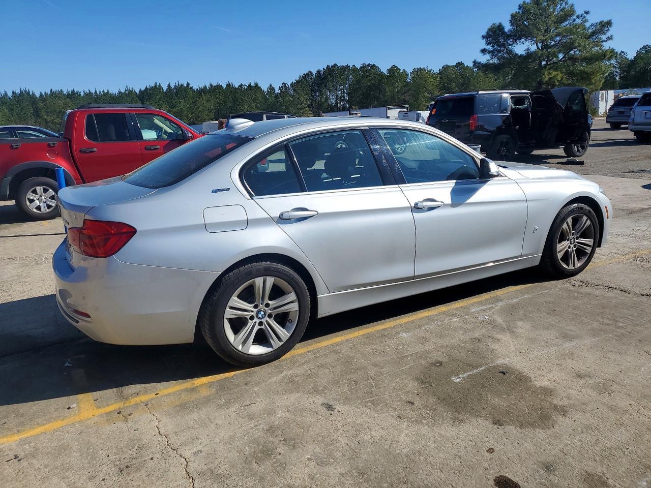 2017 BMW 330E - Image 3