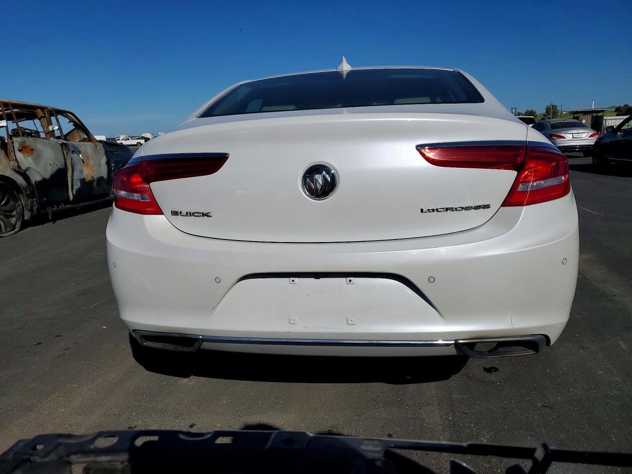 2017 Buick Lacrosse Preferred - Фото 6