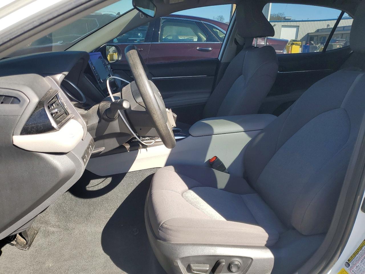 2023 Toyota Camry Le - Фото 7