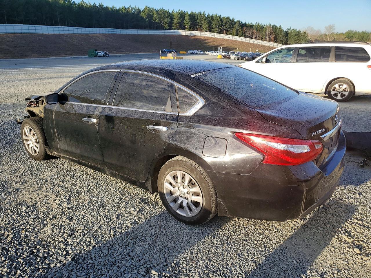 2016 Nissan Altima 2.5 S - Фото 2