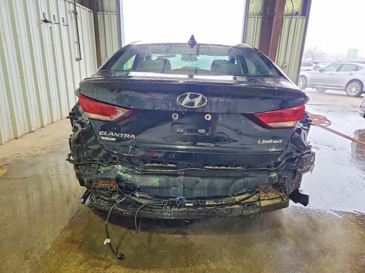2017 Hyundai Elantra Limited - Image 6