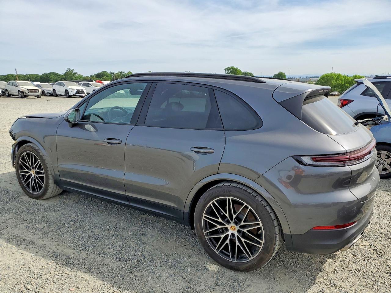 2024 Porsche Cayenne - Image 2