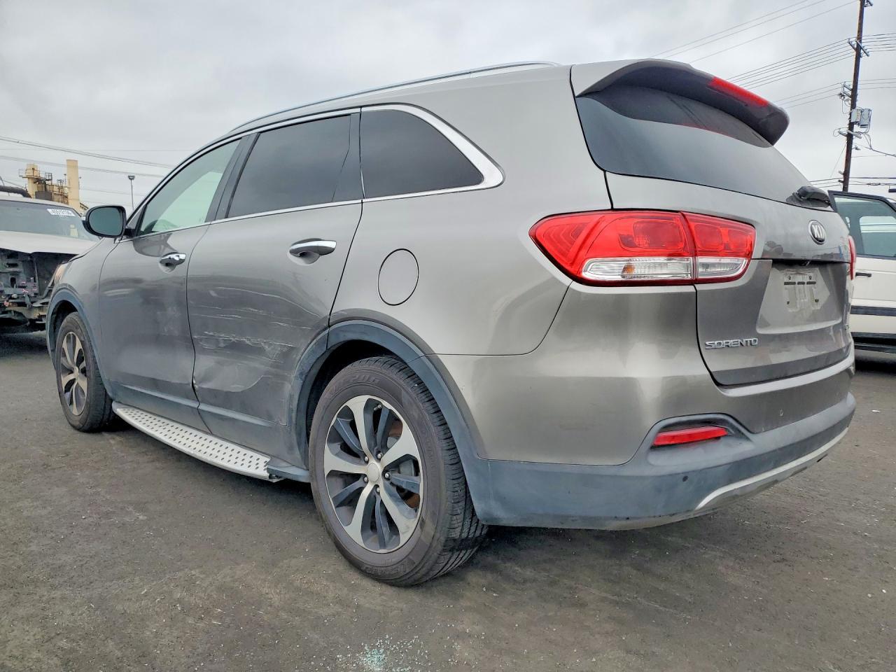 2016 Kia Sorento Ex V6 - Image 2