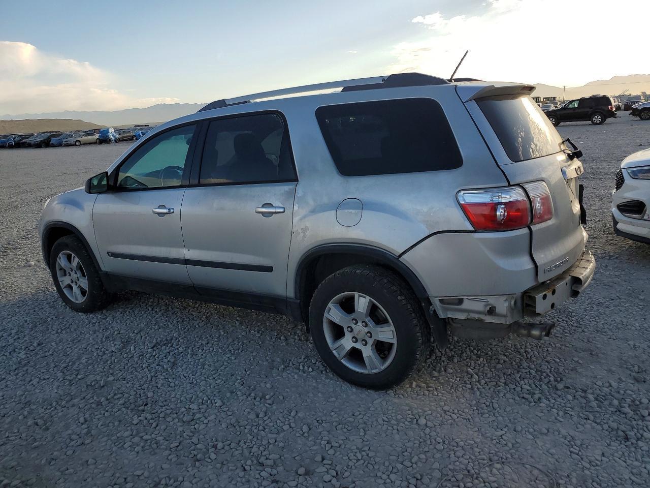 2010 GMC Acadia - Фото 2