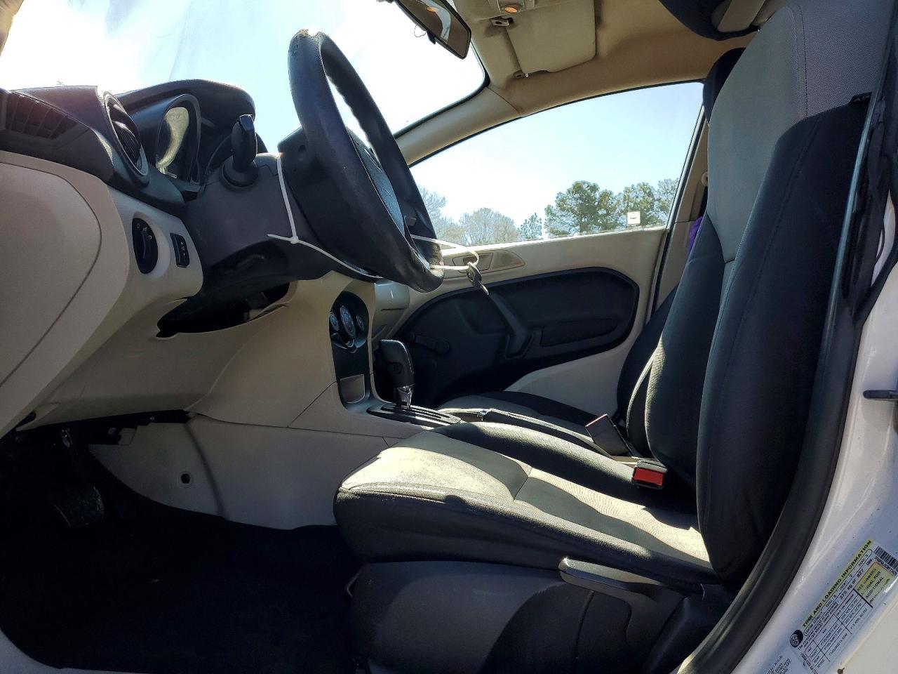 2012 Ford Fiesta S - Image 7