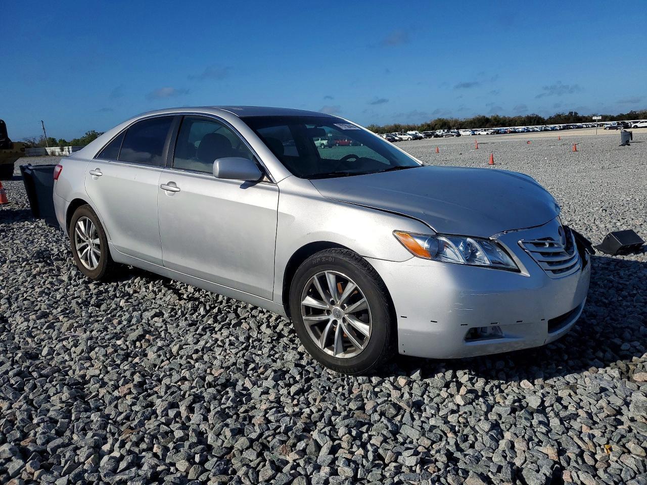 2007 Toyota Camry Le - Image 4