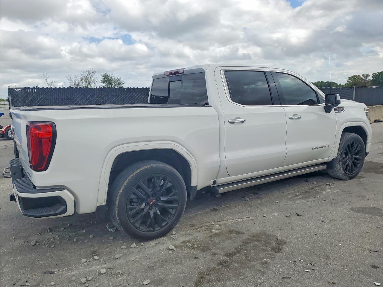 2022 GMC Sierra K1500 Denali - Фото 3