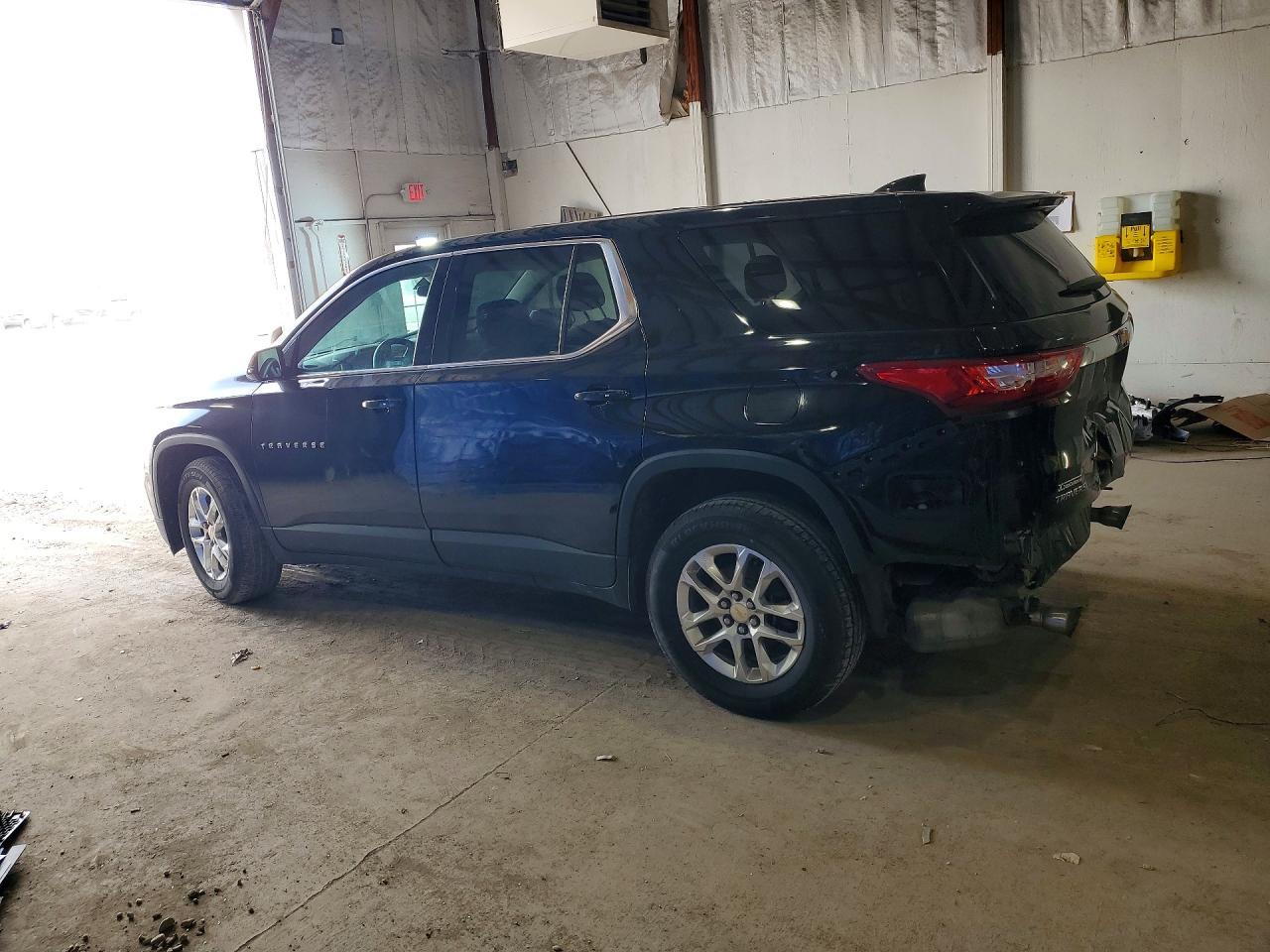 2019 Chevrolet Traverse Ls - Фото 2