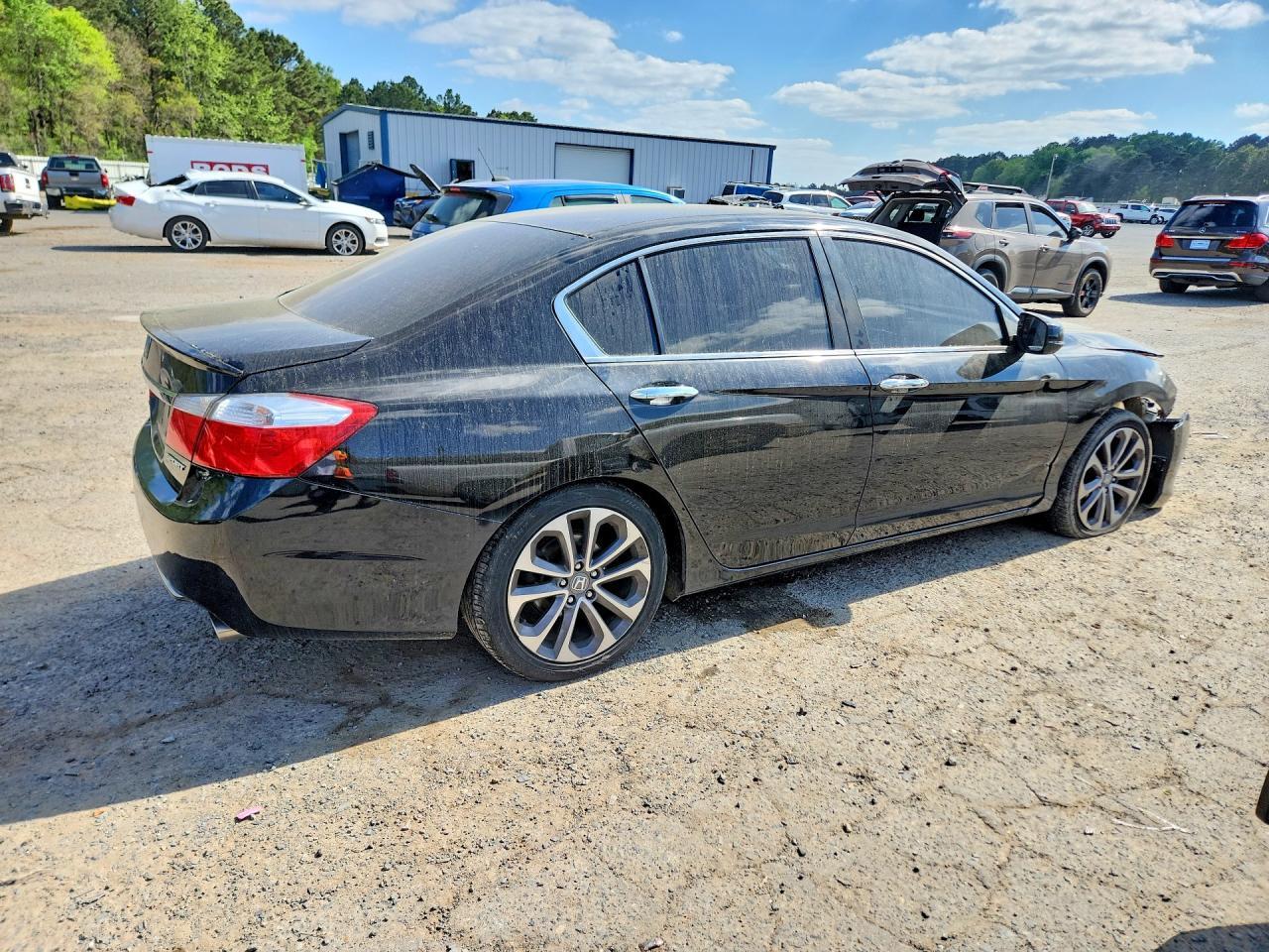 2015 Honda Accord Sport - Image 3