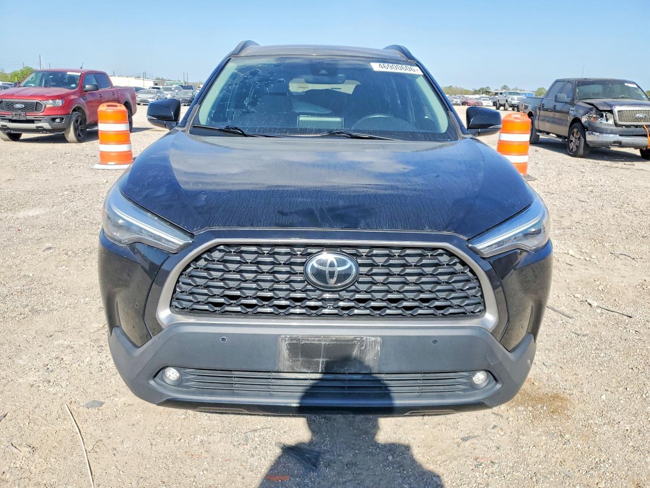 2022 Toyota Corolla Cross Xle - Image 5