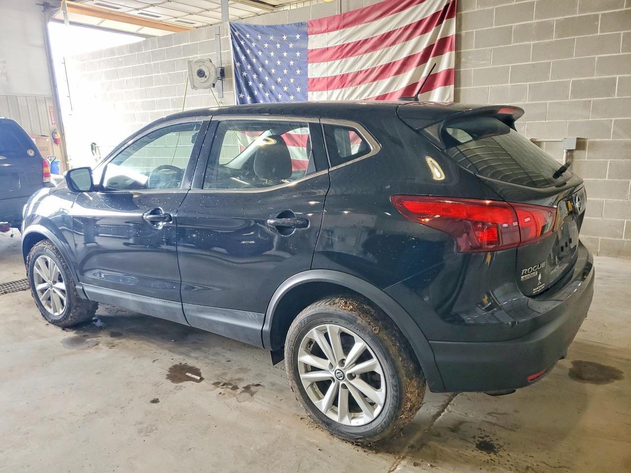 2019 Nissan Rogue Sport S - Image 2