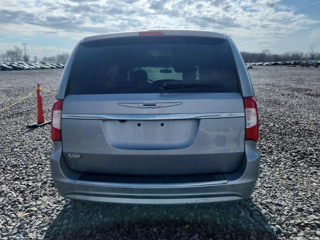 2015 Chrysler Town & Country Touring - Image 6