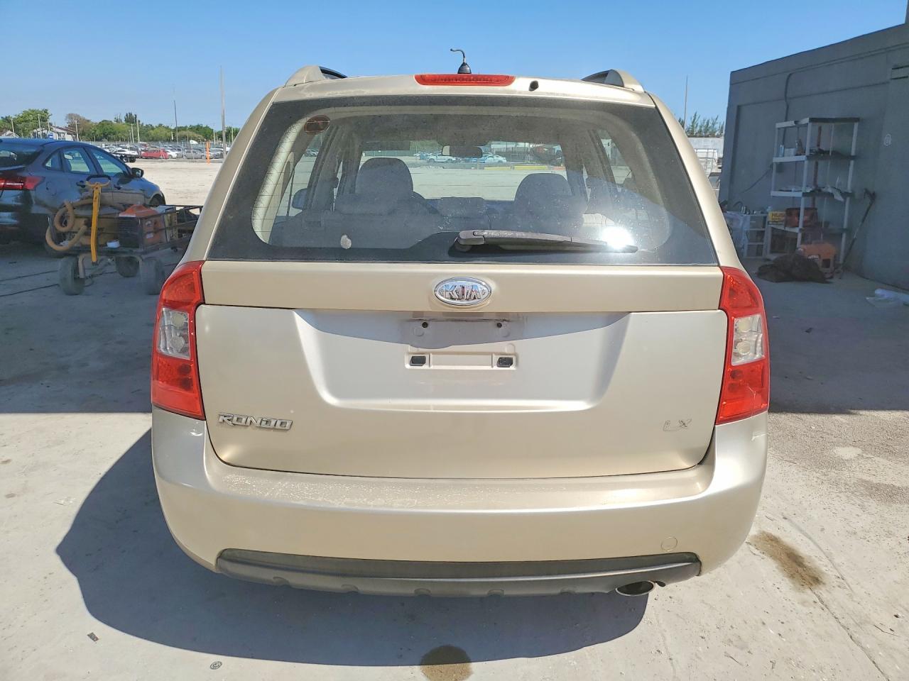 2007 Kia Rondo Lx - Фото 6
