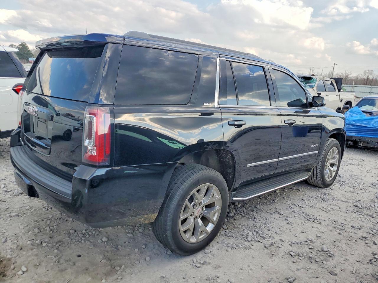 2019 GMC Yukon Slt - Image 3