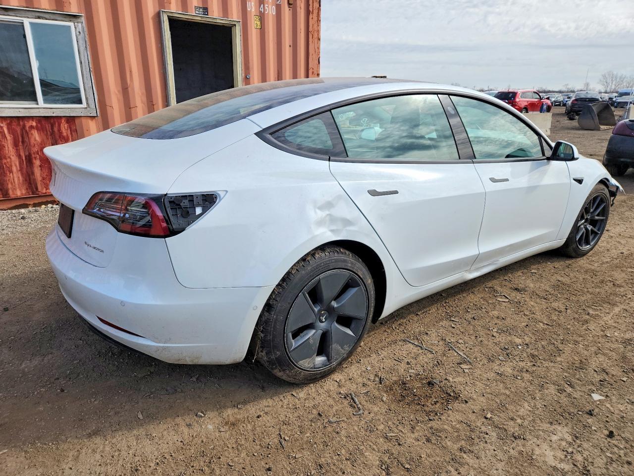 2022 Tesla Model 3 - Image 3