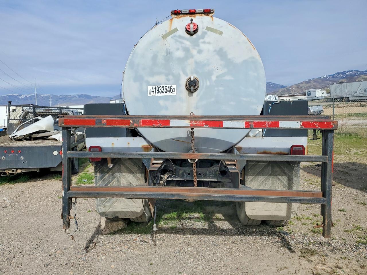2007 Ford F750 Super Duty Tank Truck - Image 6