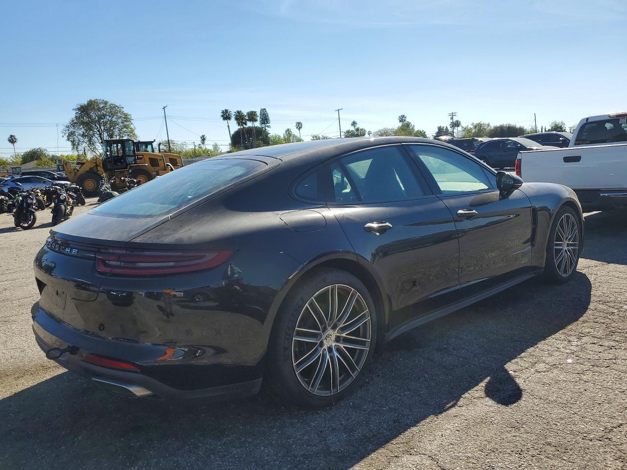 2020 Porsche Panamera Base - Image 3