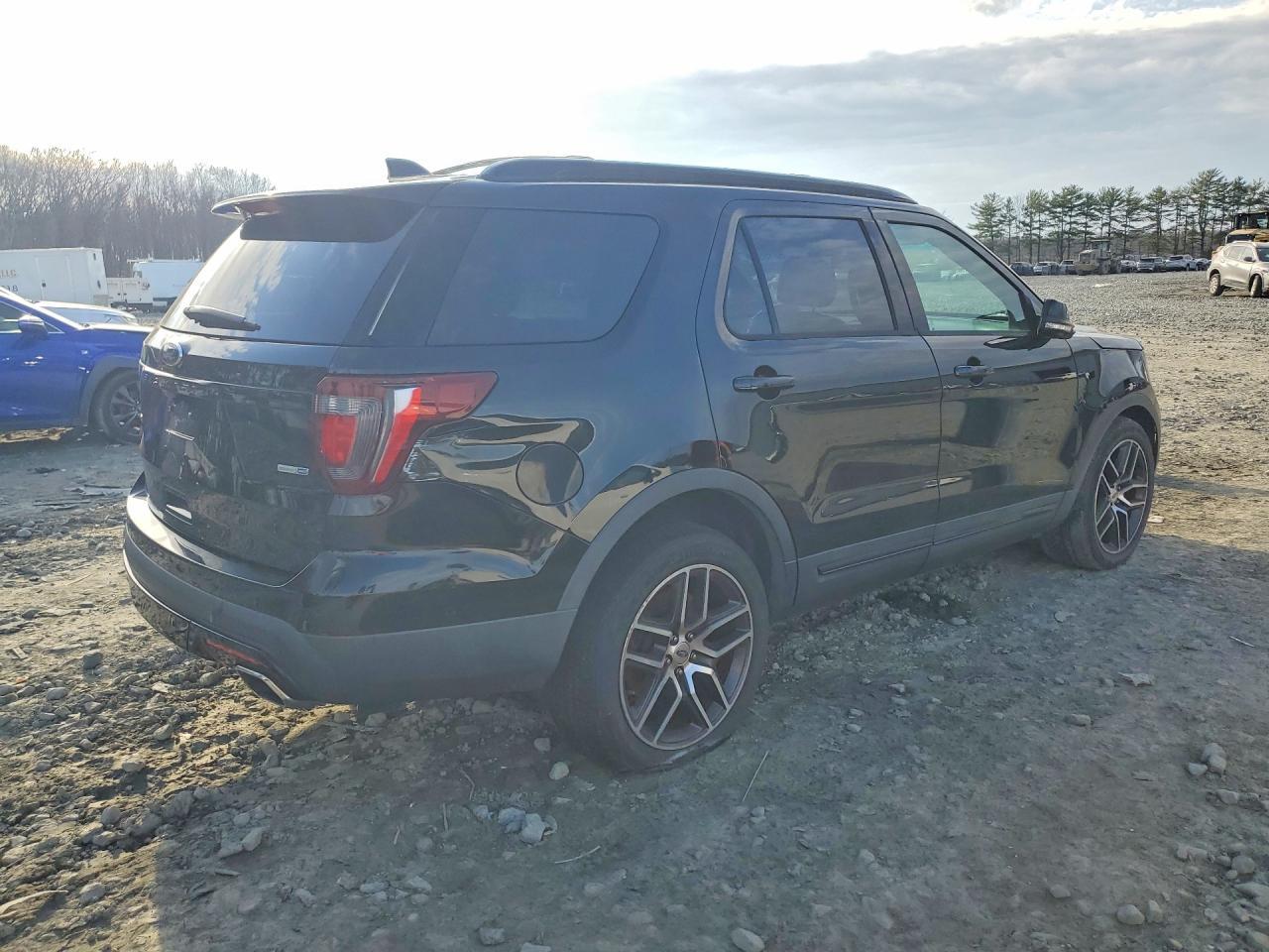 2016 Ford Explorer - Image 3