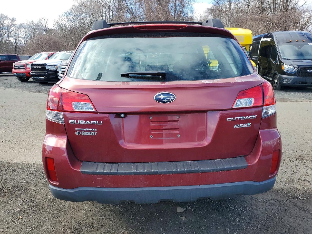2013 Subaru Outback 2.5I - Image 6