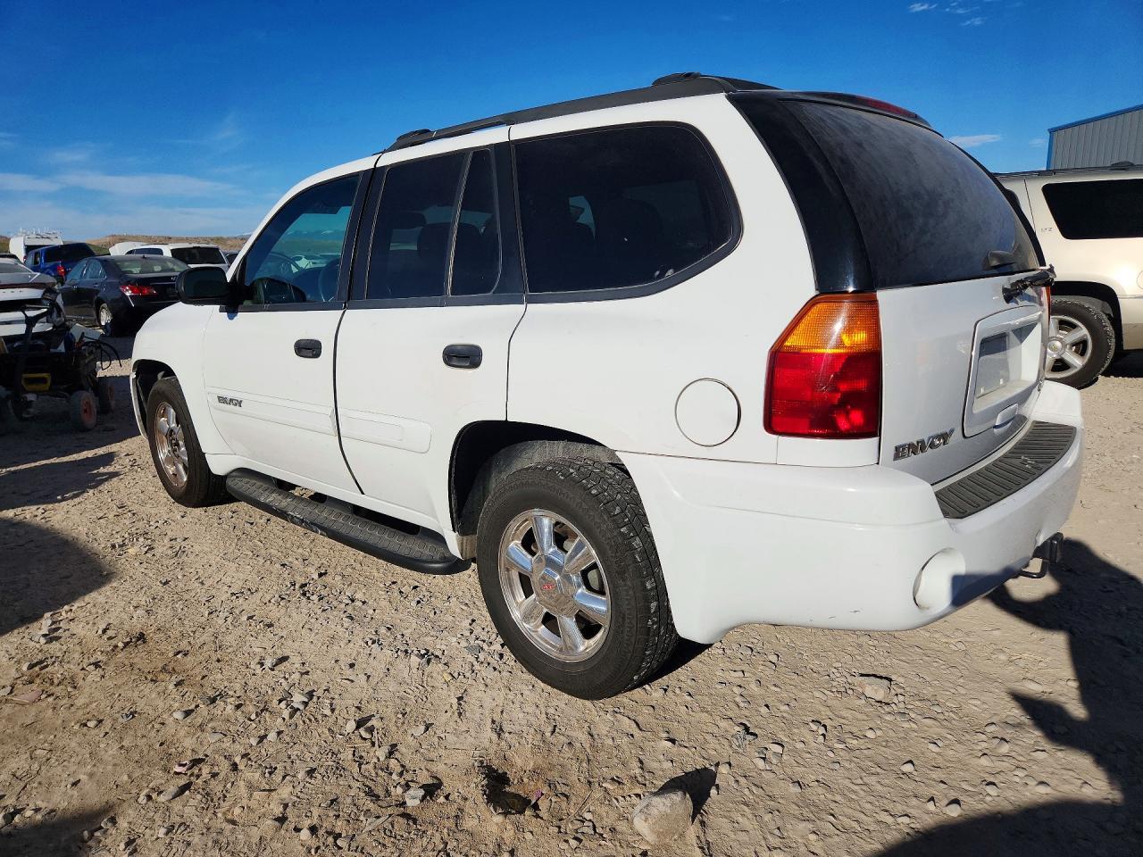 2004 GMC Envoy - Image 2