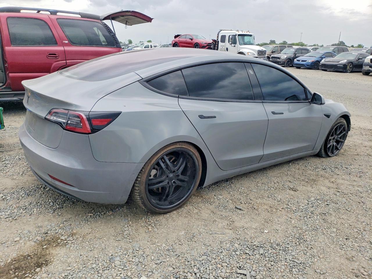 2018 Tesla Model 3 - Фото 3