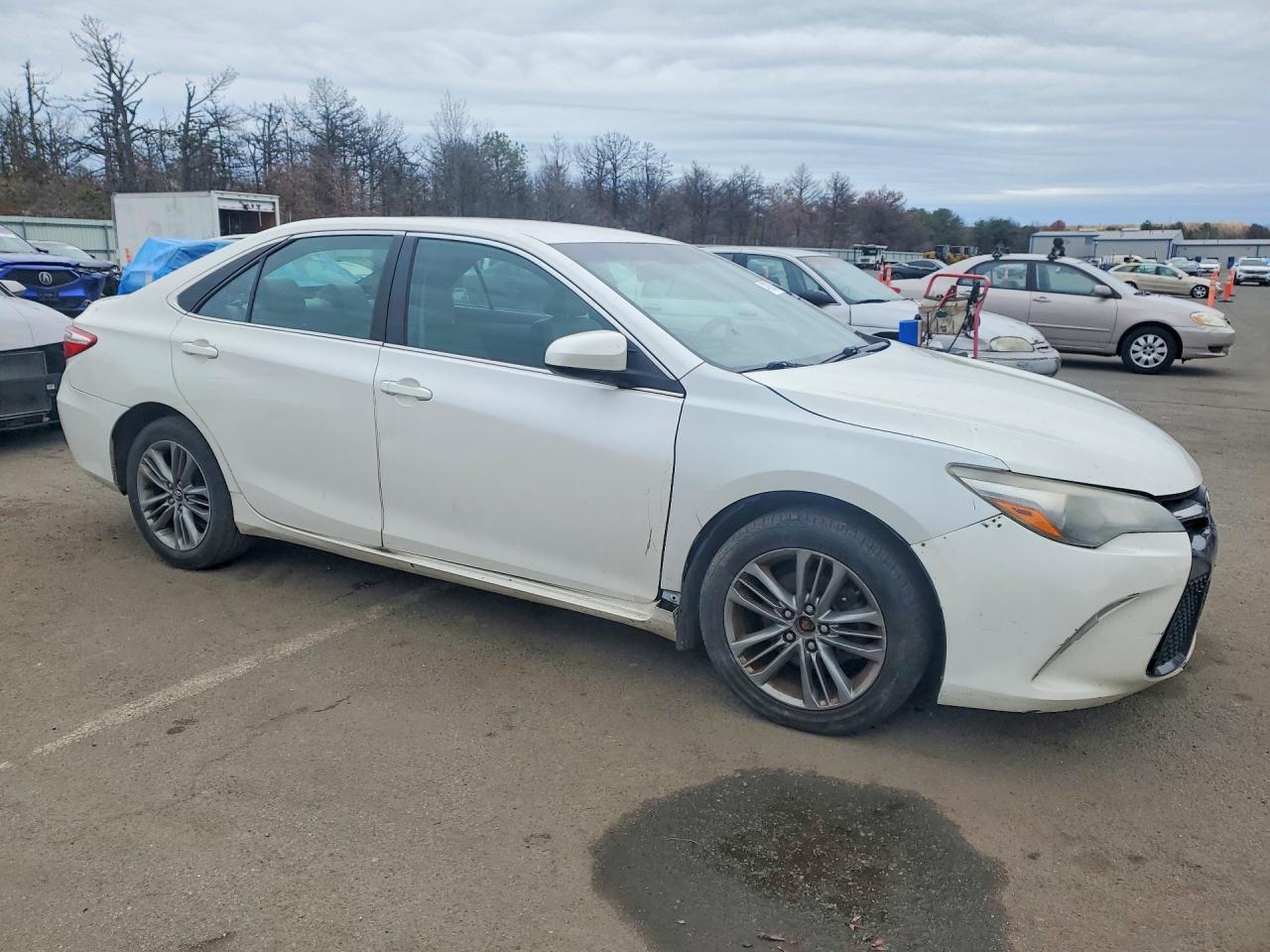 2015 Toyota Camry Se - Image 4