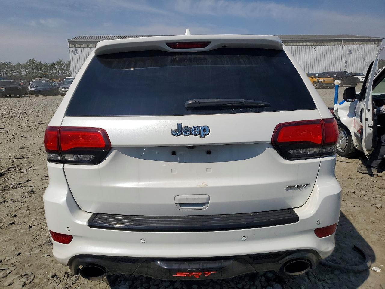 2017 Jeep Grand Cherokee Srt-8 - Image 6