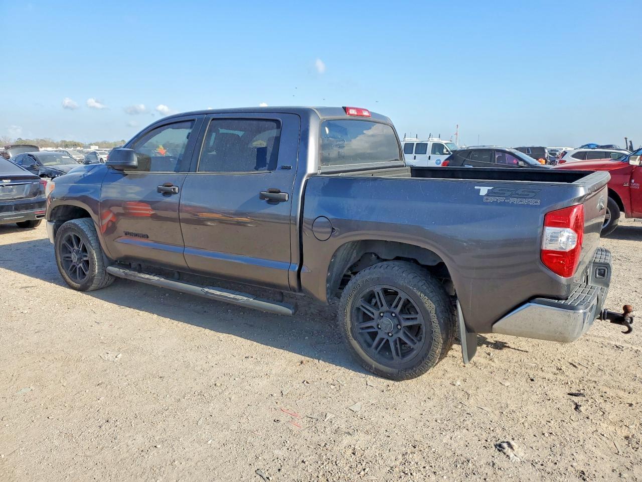 2017 Toyota Tundra Sr5 4.6L V8 - Image 2