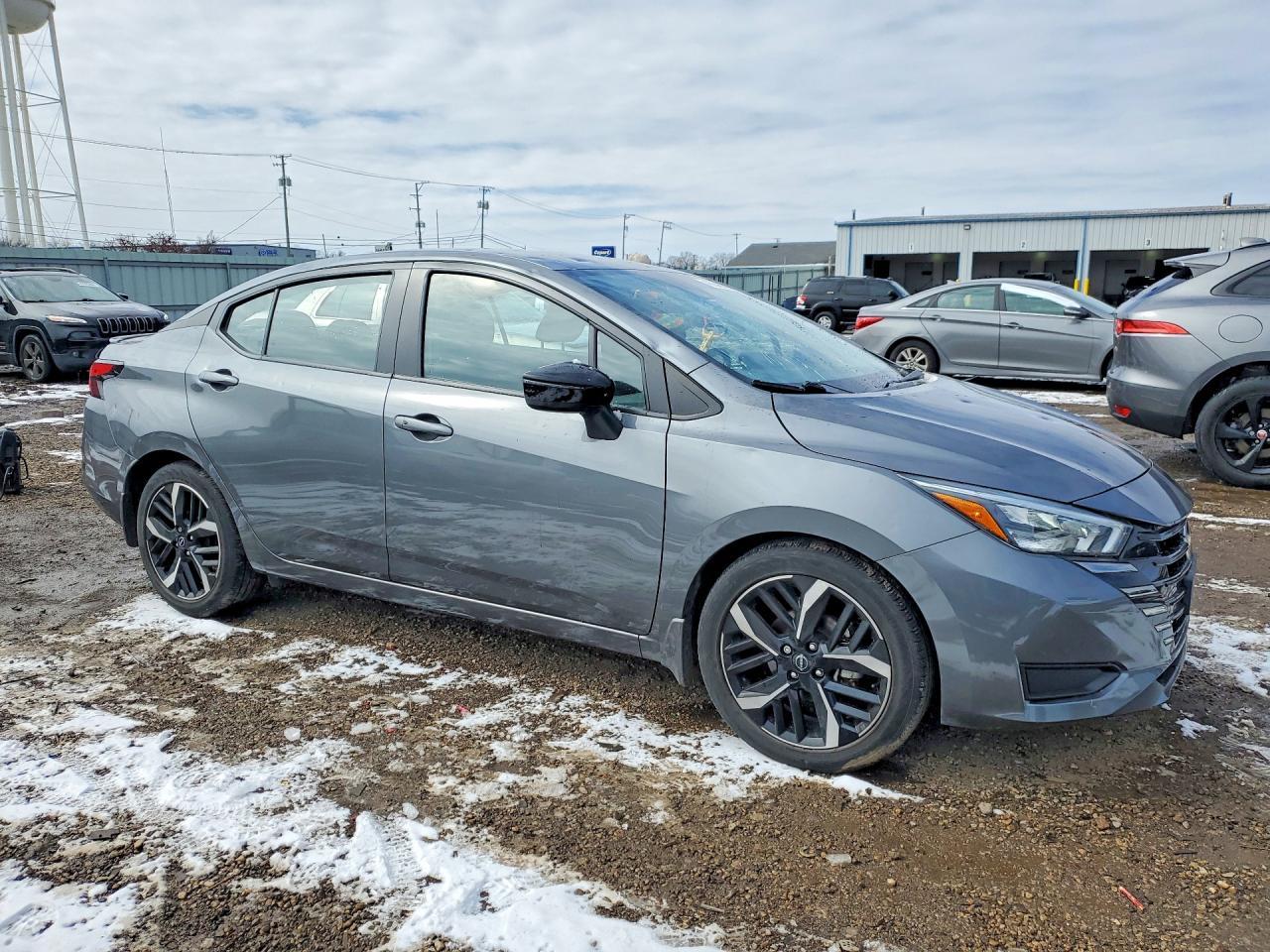2023 Nissan Versa Sr - Фото 4