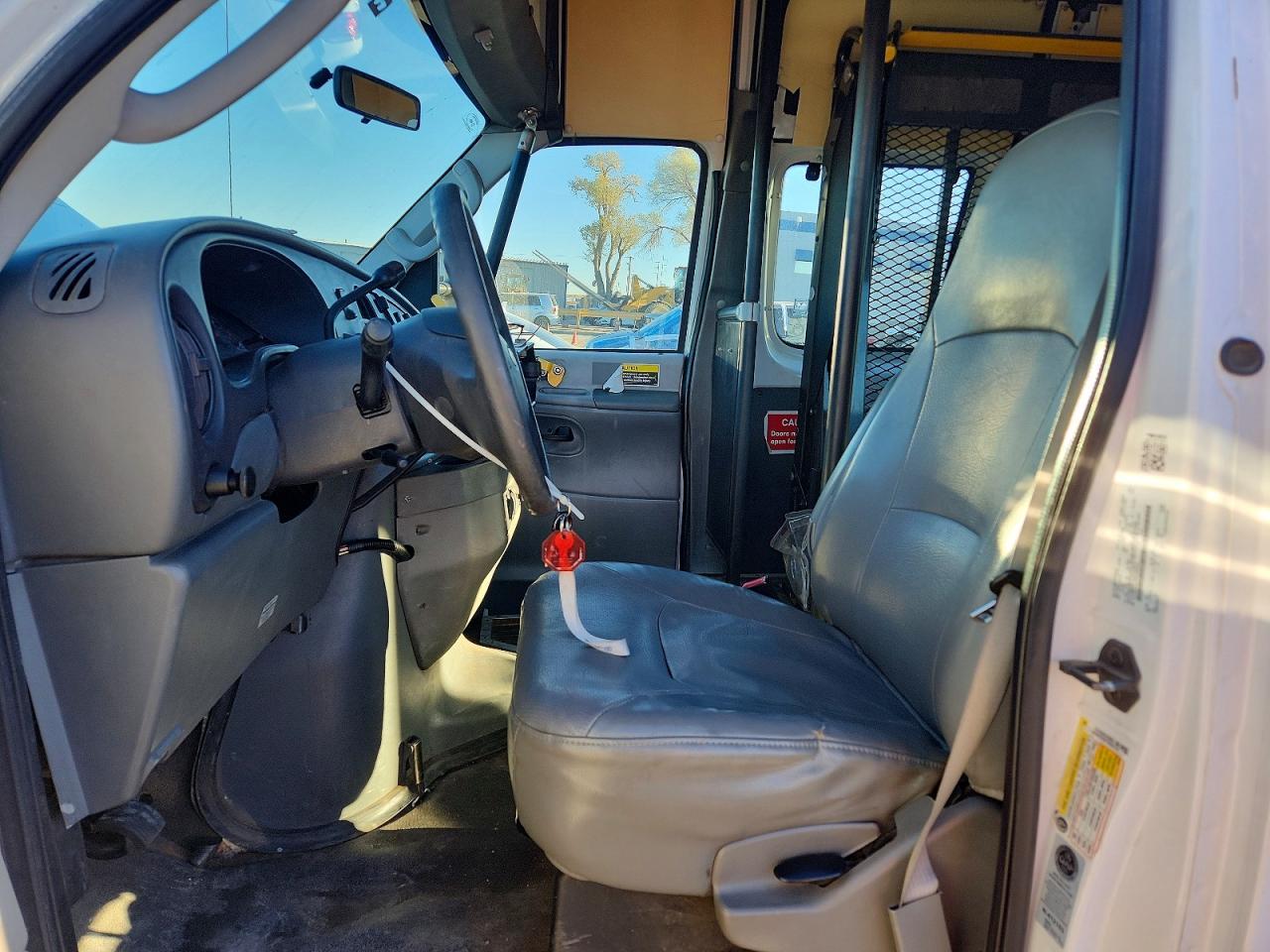 2008 Ford Econoline E350 Super Duty Van - Фото 7
