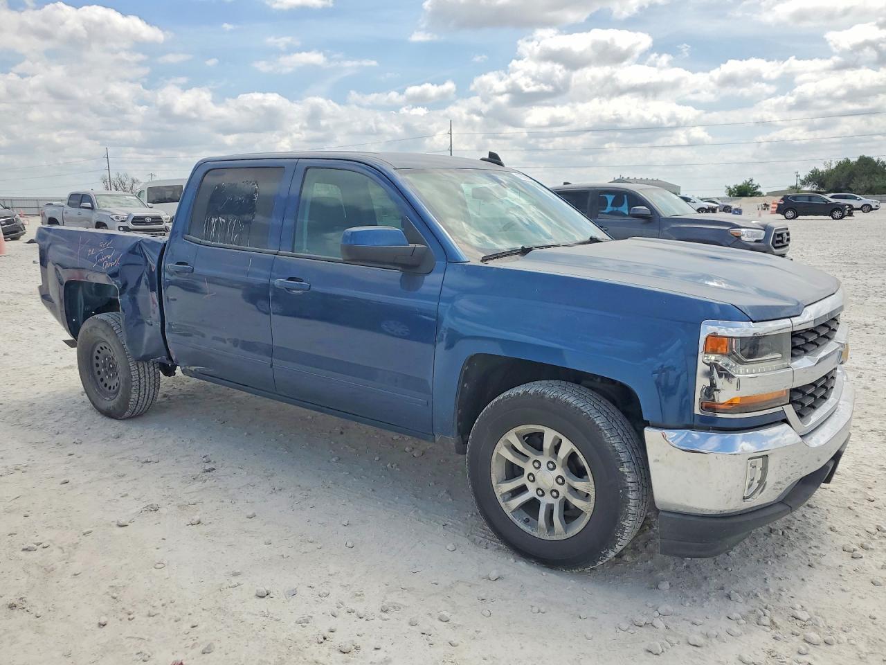 2018 Chevrolet Silveo1500 - Фото 4