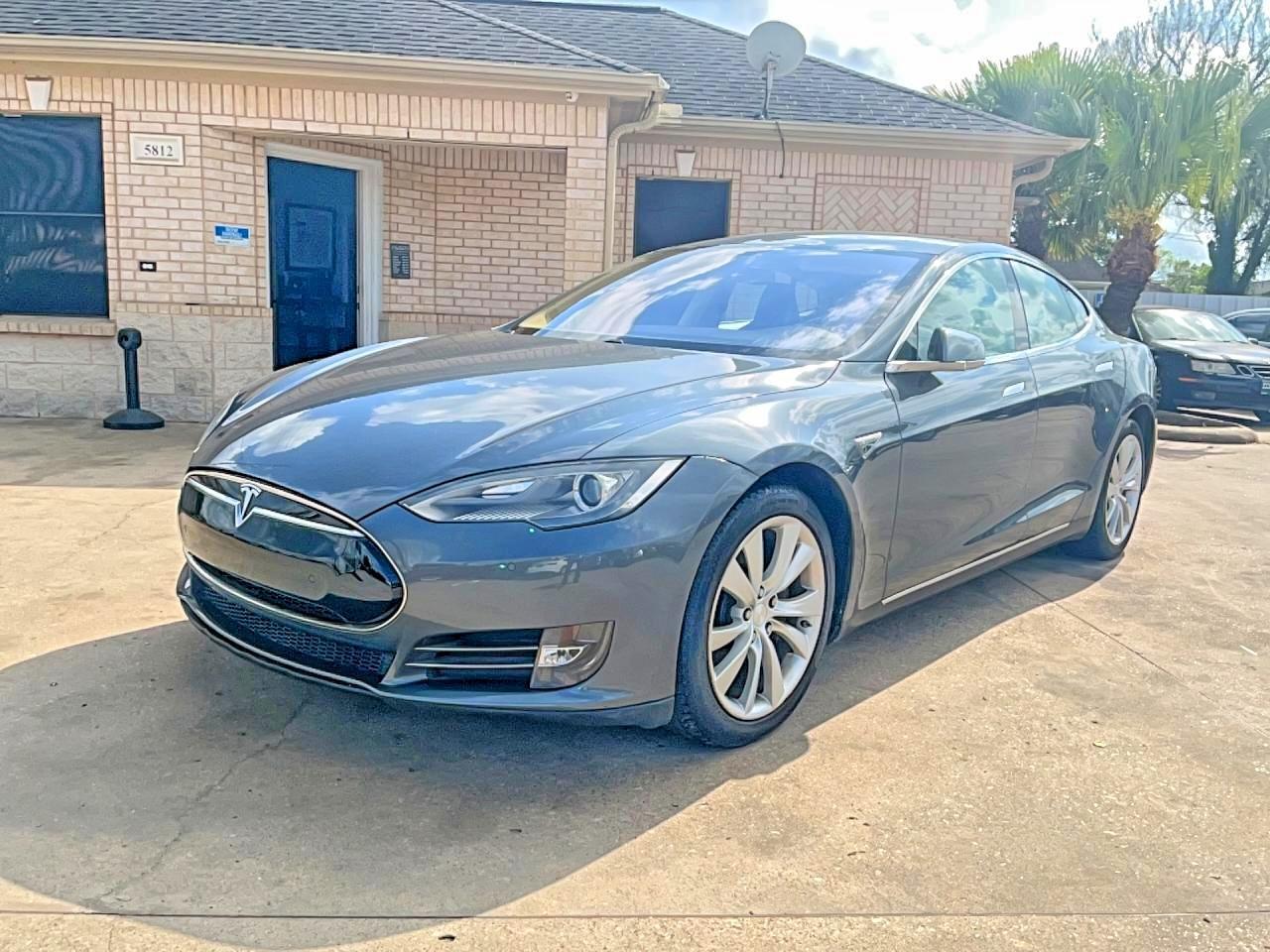 2013 Tesla Model S - Image 2