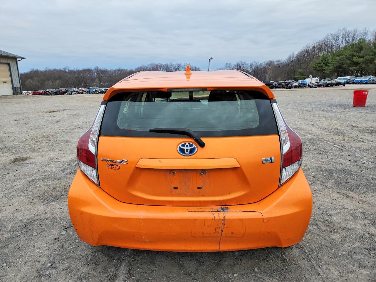 2015 Toyota Prius C Two - Фото 6