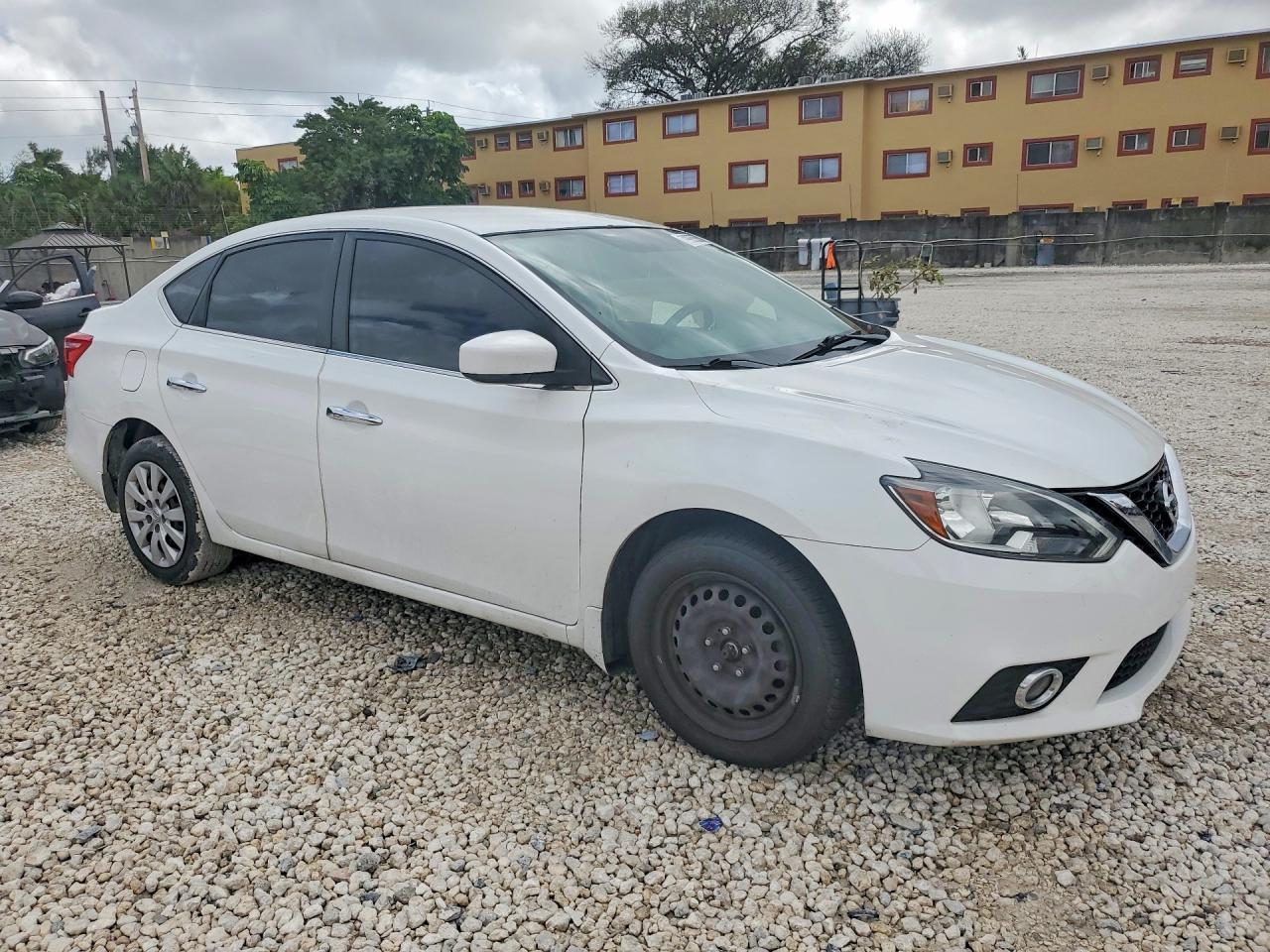 2019 Nissan Sentra S - Image 4
