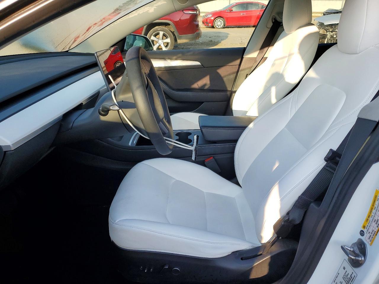 2022 Tesla Model 3 - Фото 7