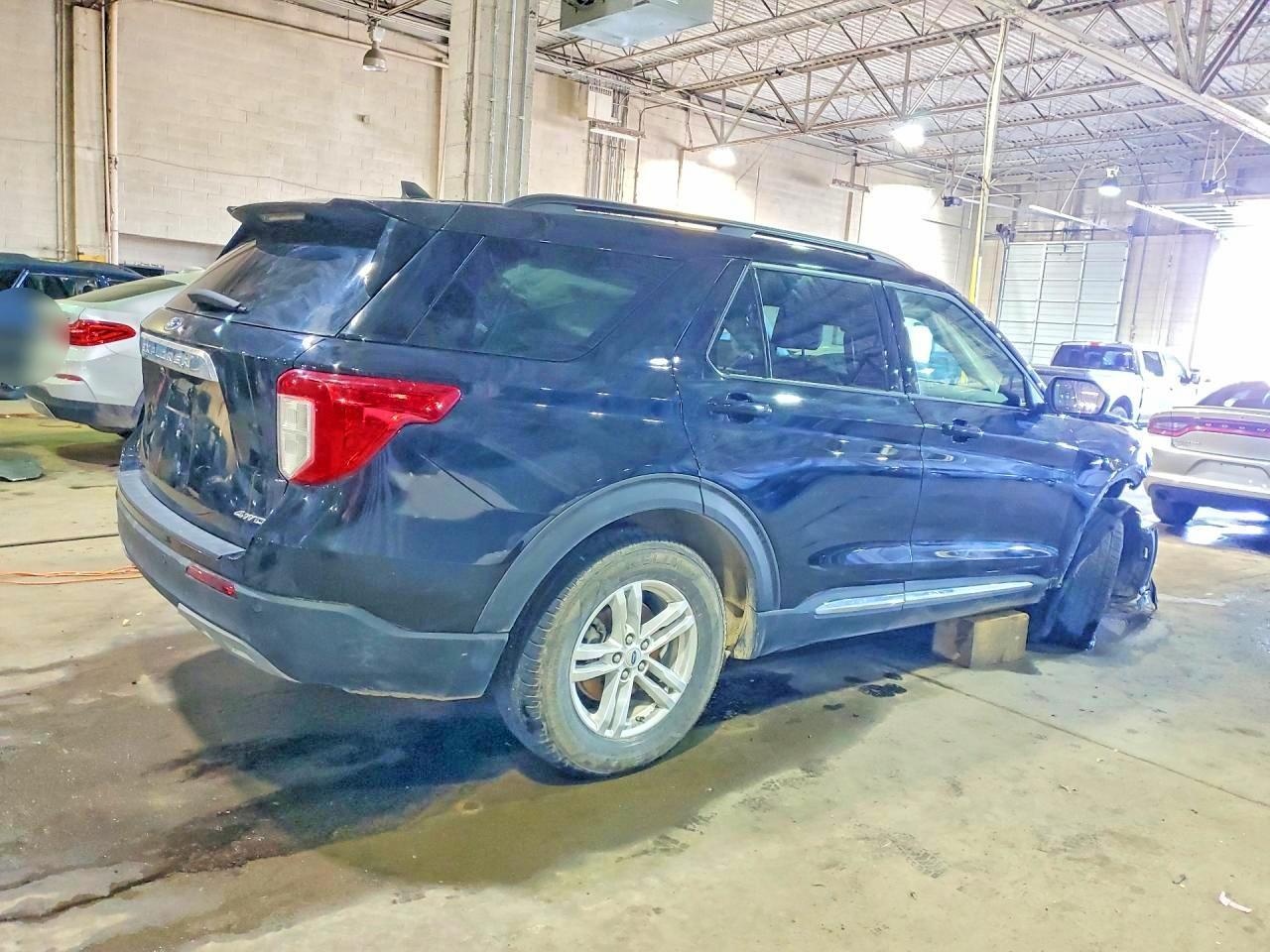 2022 Ford Explorer Xlt - Image 3