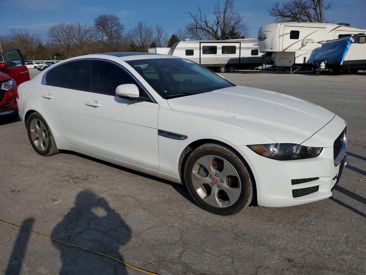 2017 Jaguar Xe - Image 4