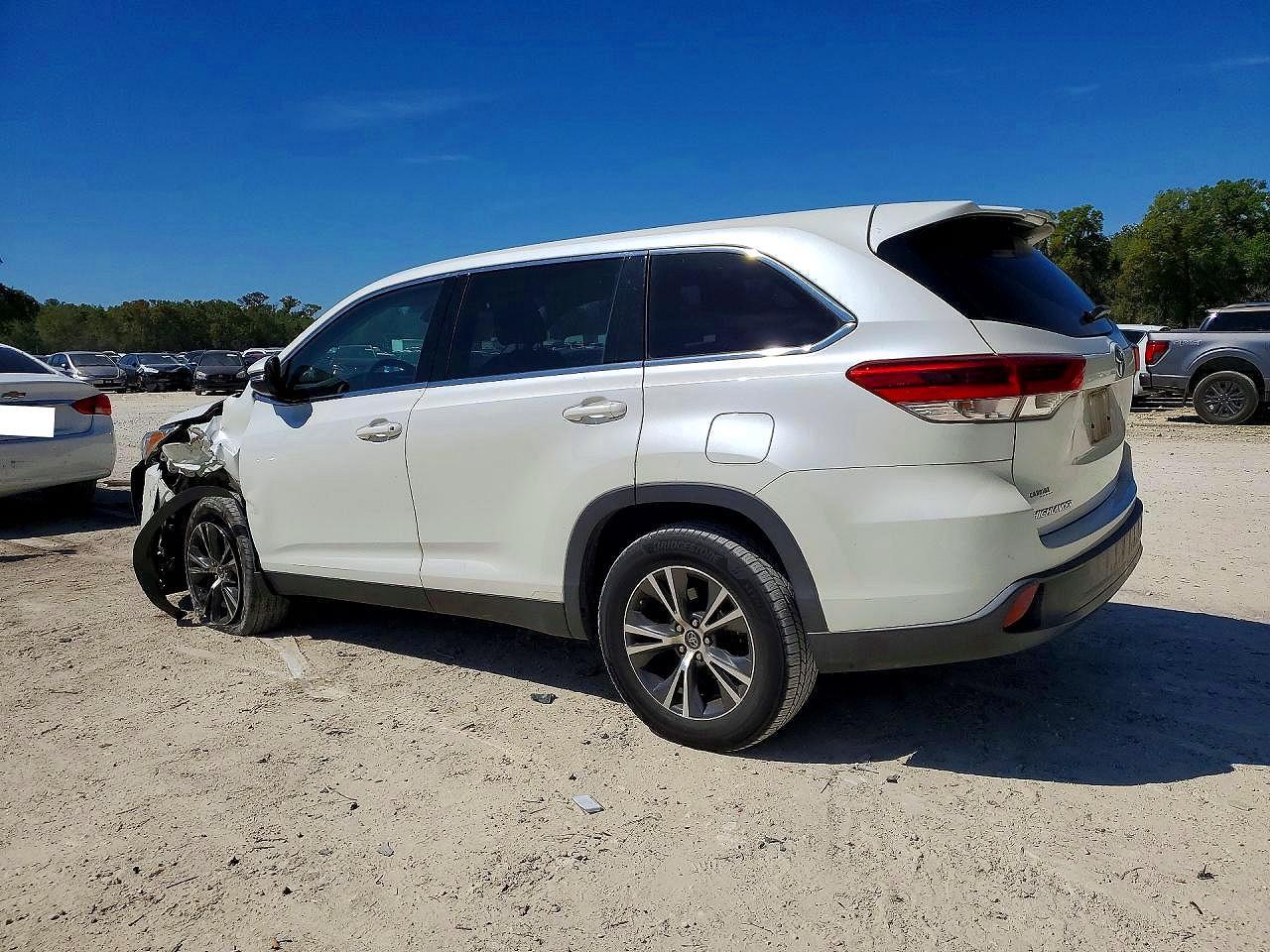 2019 Toyota Highlander Le - Фото 2
