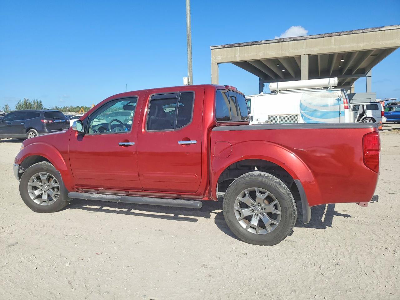 2019 Nissan Frontier Sl - Image 2