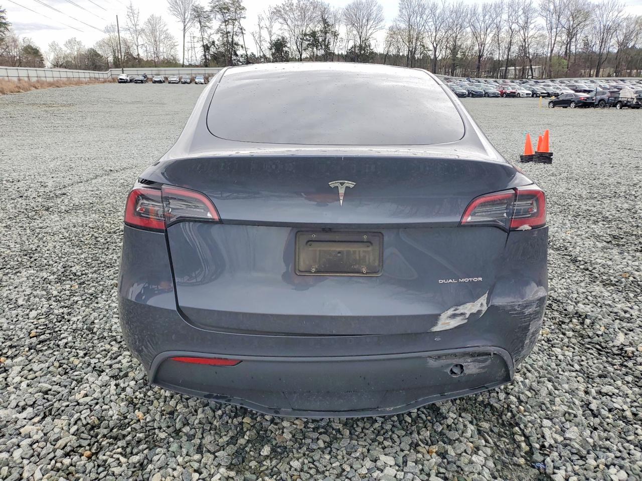 2023 Tesla Model Y - Image 6