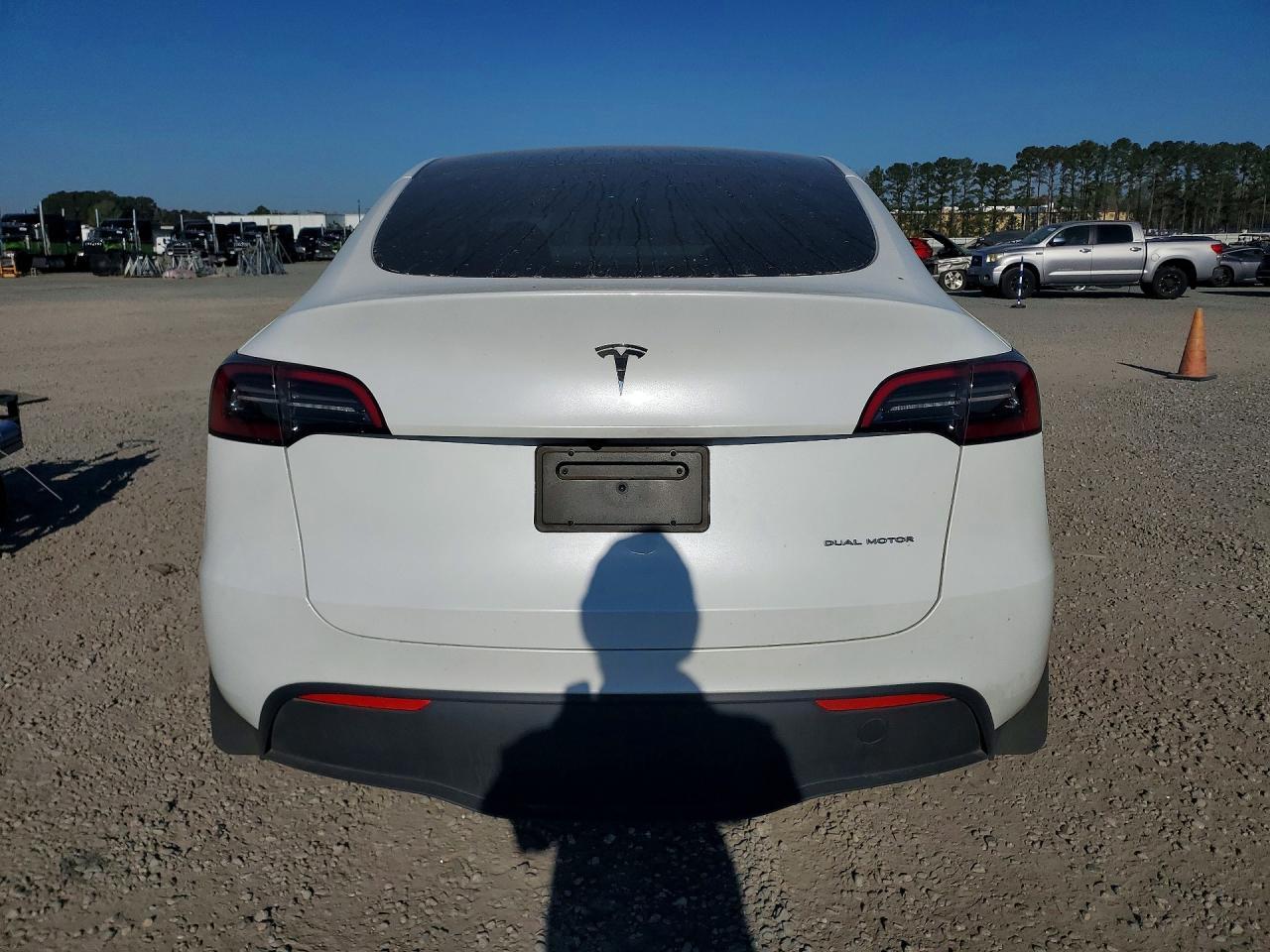 2023 Tesla Model Y - Image 6
