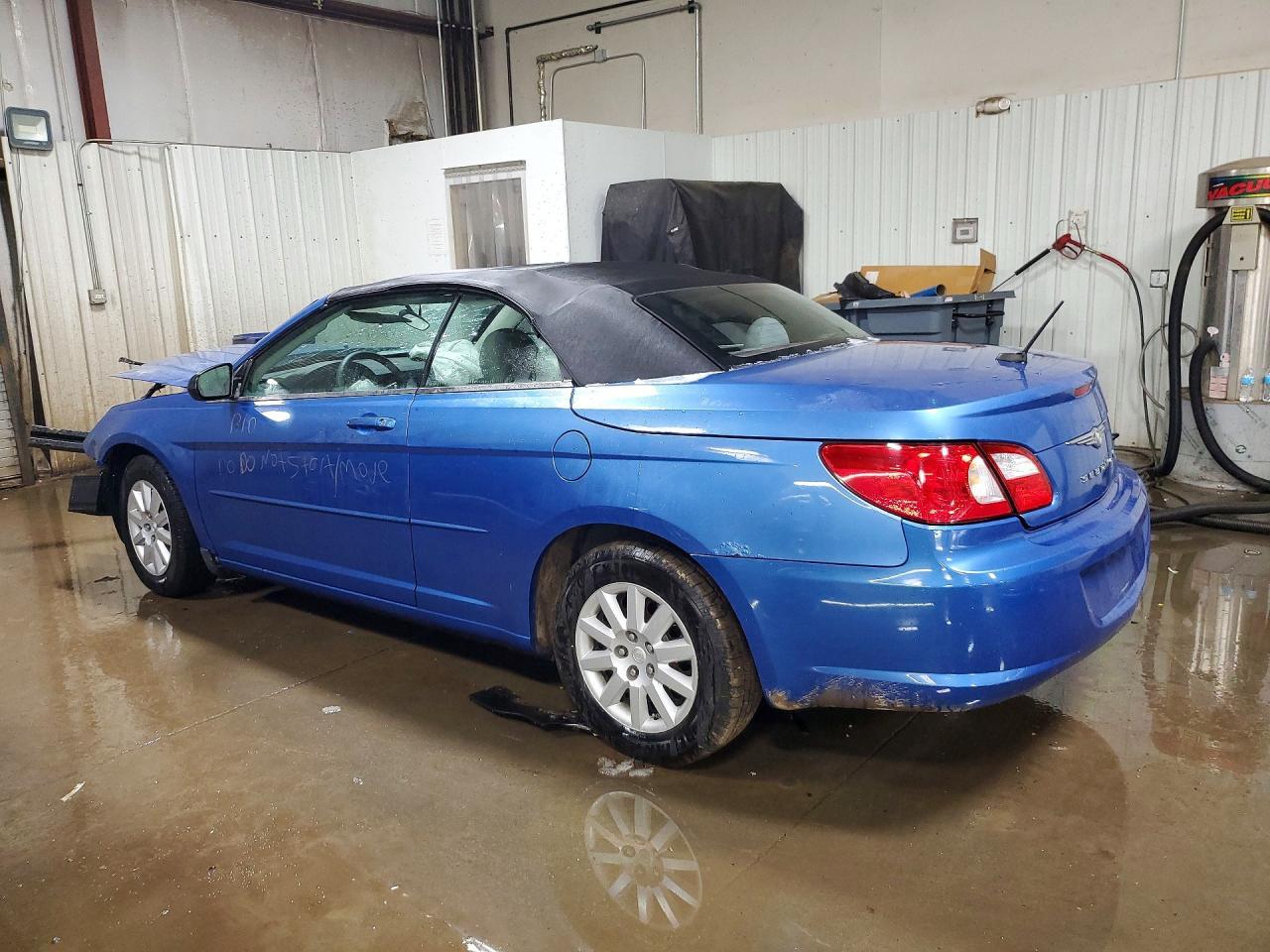 2008 Chrysler Sebring - Image 2
